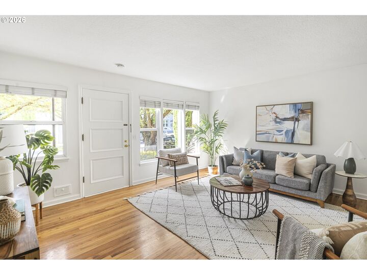 Property Photo: 1420 NE 21st Ave 18 OR 97232