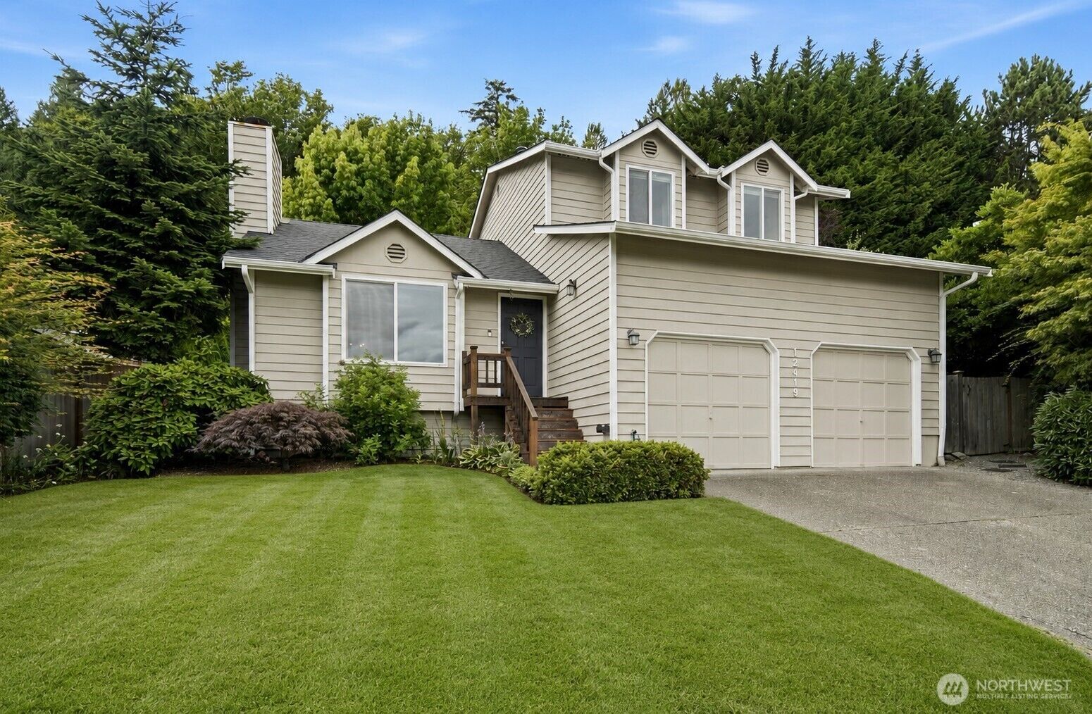 Property Photo: 12419 93rd Avenue NE WA 98034
