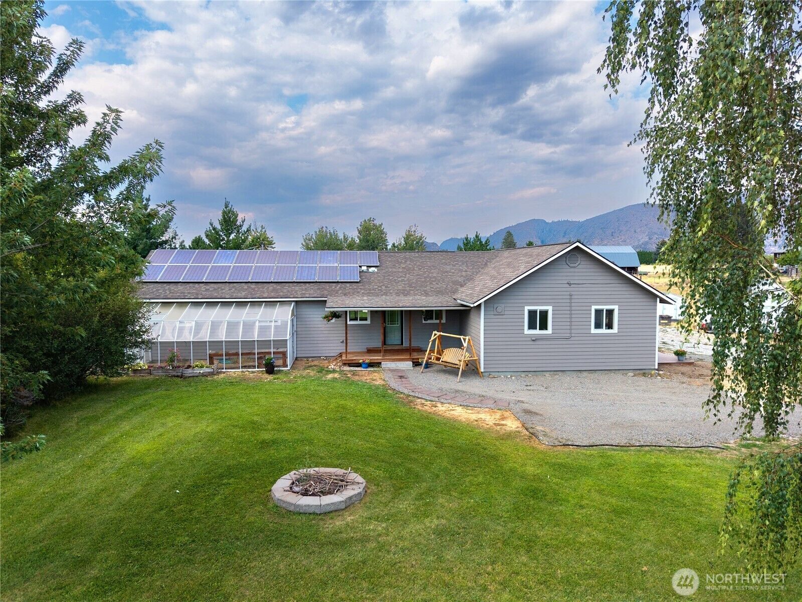 Property Photo:  6  Peacock Lane  WA 98841 