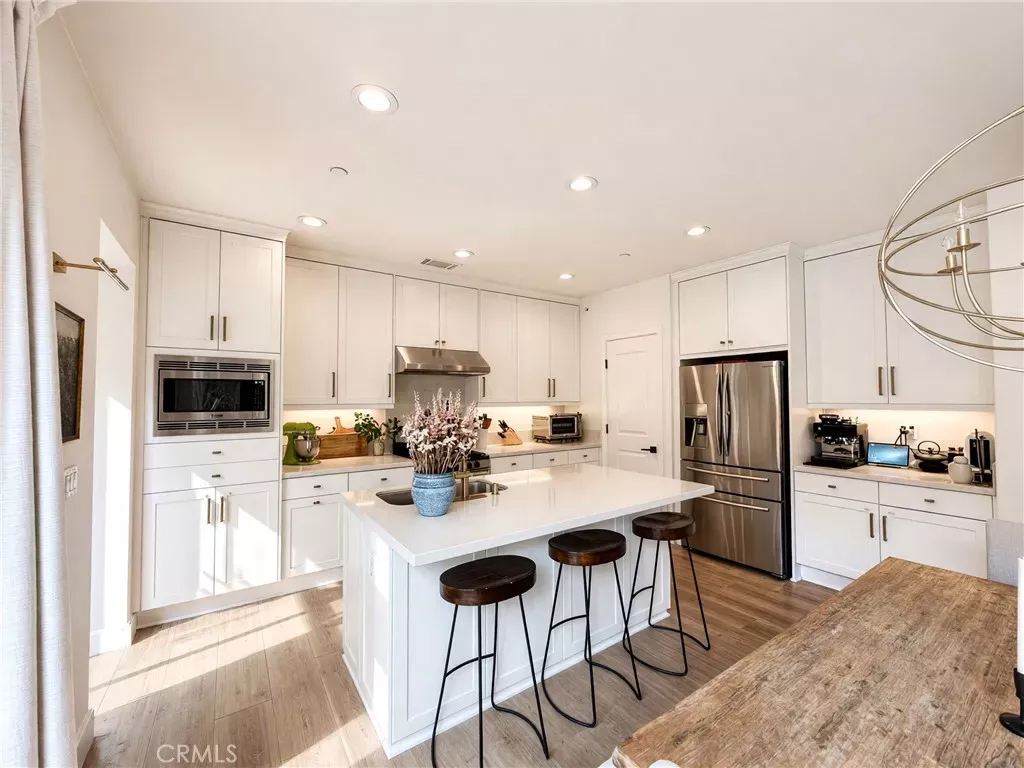 Property Photo:  67 Kestrel  CA 92618 