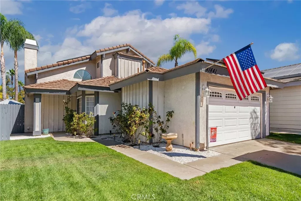 Property Photo: 41441 Avenida De La Reina CA 92592