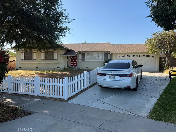 Property Photo:  901 W Autumn  CA 92805 