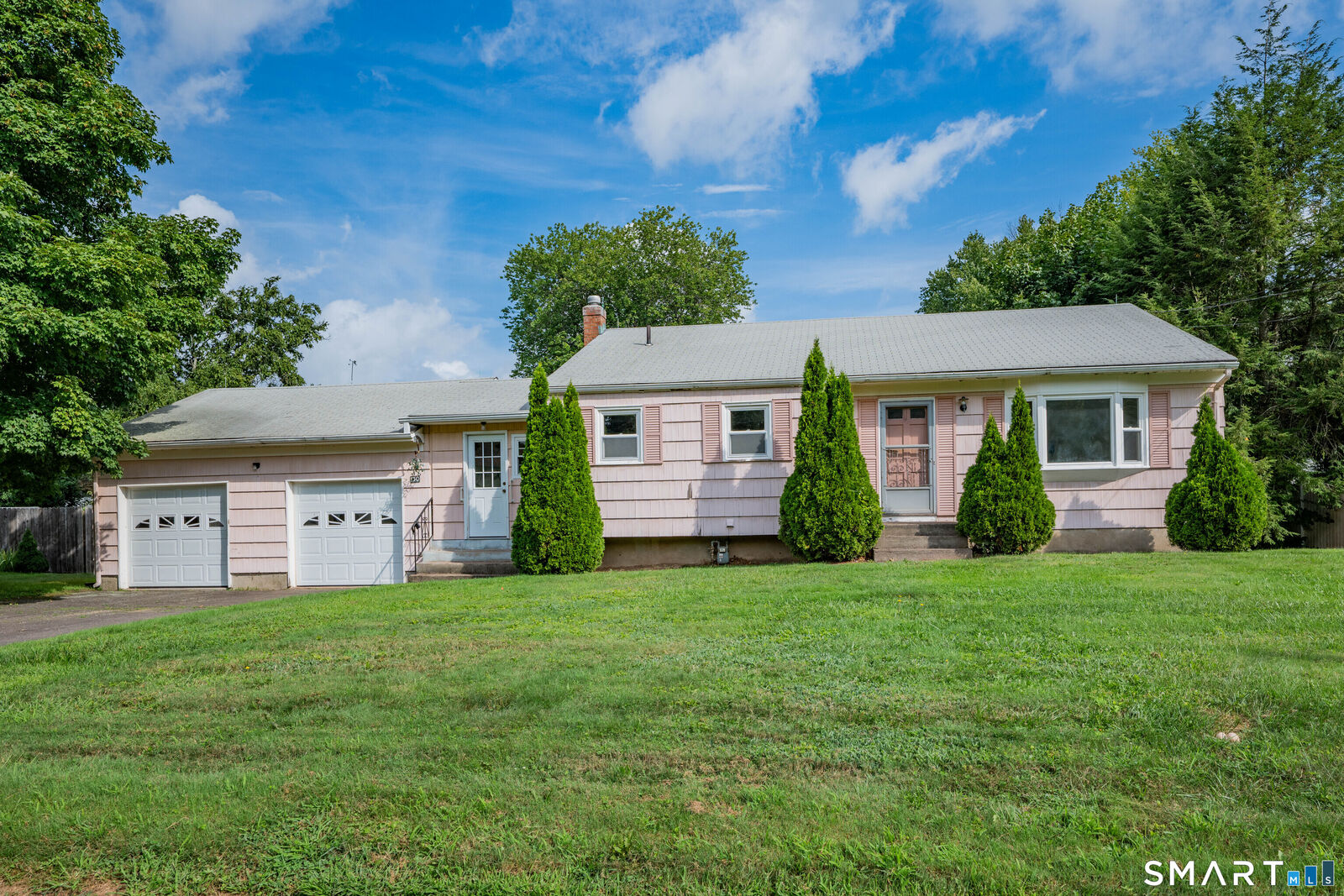 Property Photo:  130 Country Lane  CT 06118 