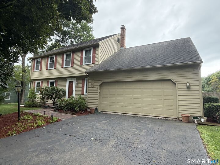 Property Photo:  11 Weatherside Drive  CT 06492 