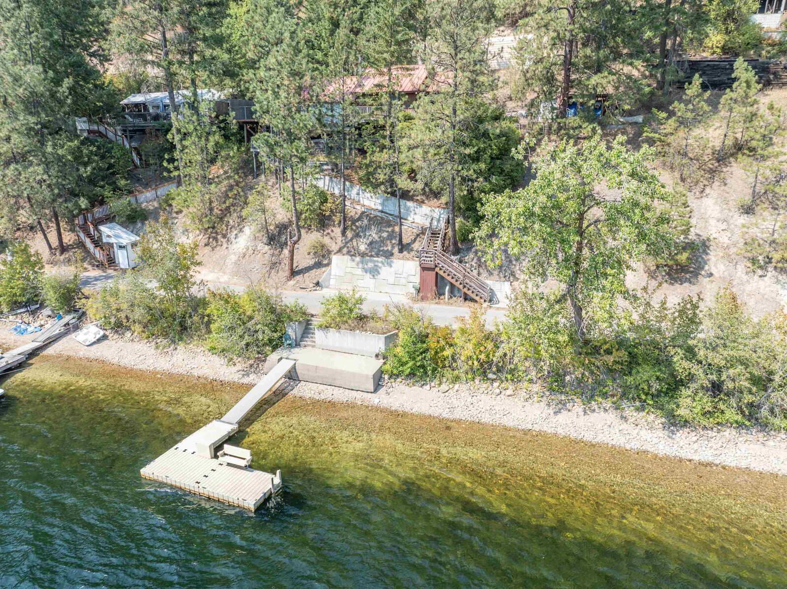 Property Photo:  4001 N Deer Lake Rd  WA 99148 