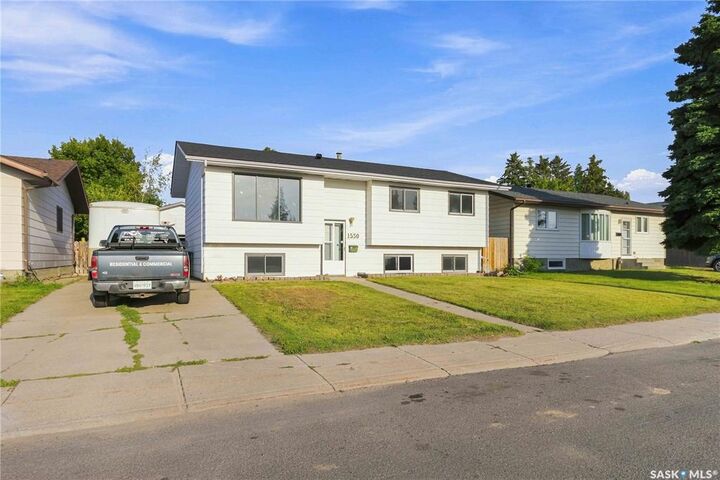 Property Photo: 1530 Latrace Road SK S7L 6M2