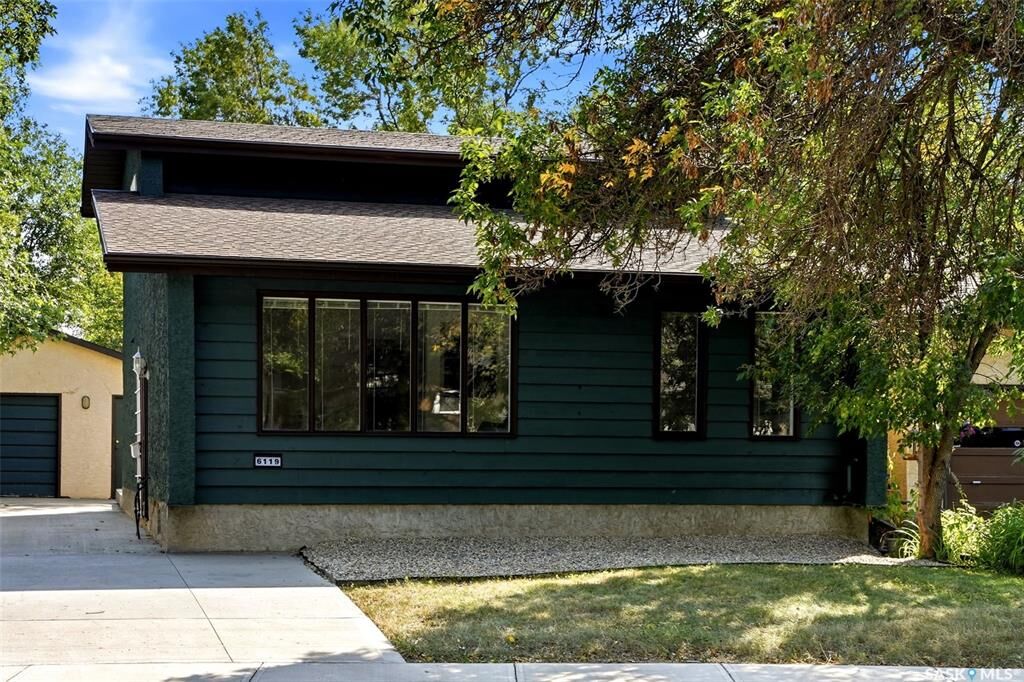 Property Photo:  6119 Dalgliesh Drive  SK S4X 2K3 