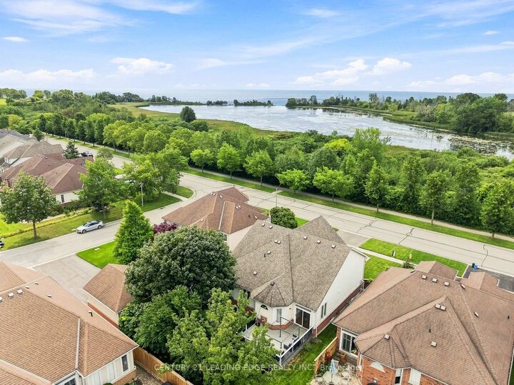 Property Photo: 291 Whitby Shores Greenway N/A ON L1N 9N6