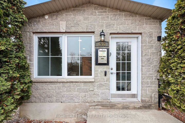 Property Photo:  646 Cummings Avenue 202  ON K1K 2K6 