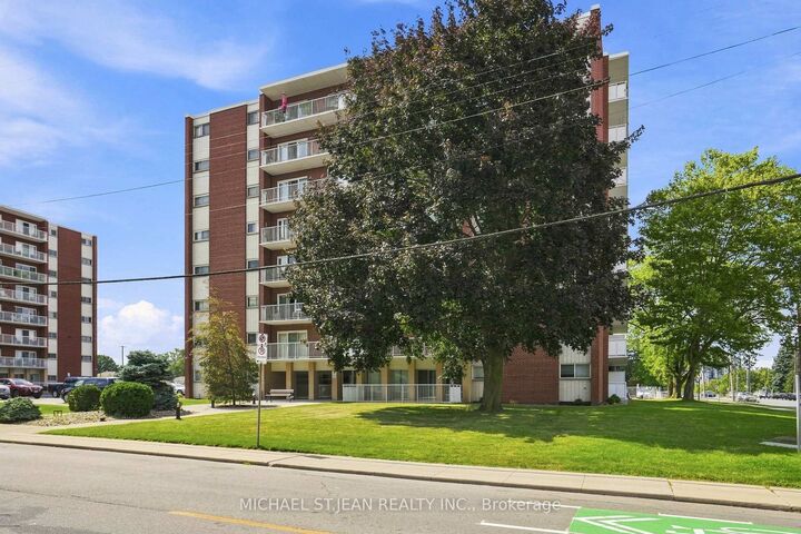 Property Photo:  