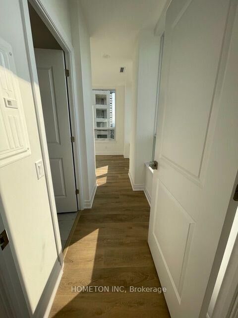 Property Photo:  36 Elm Drive 2705  ON L5B 1P2 