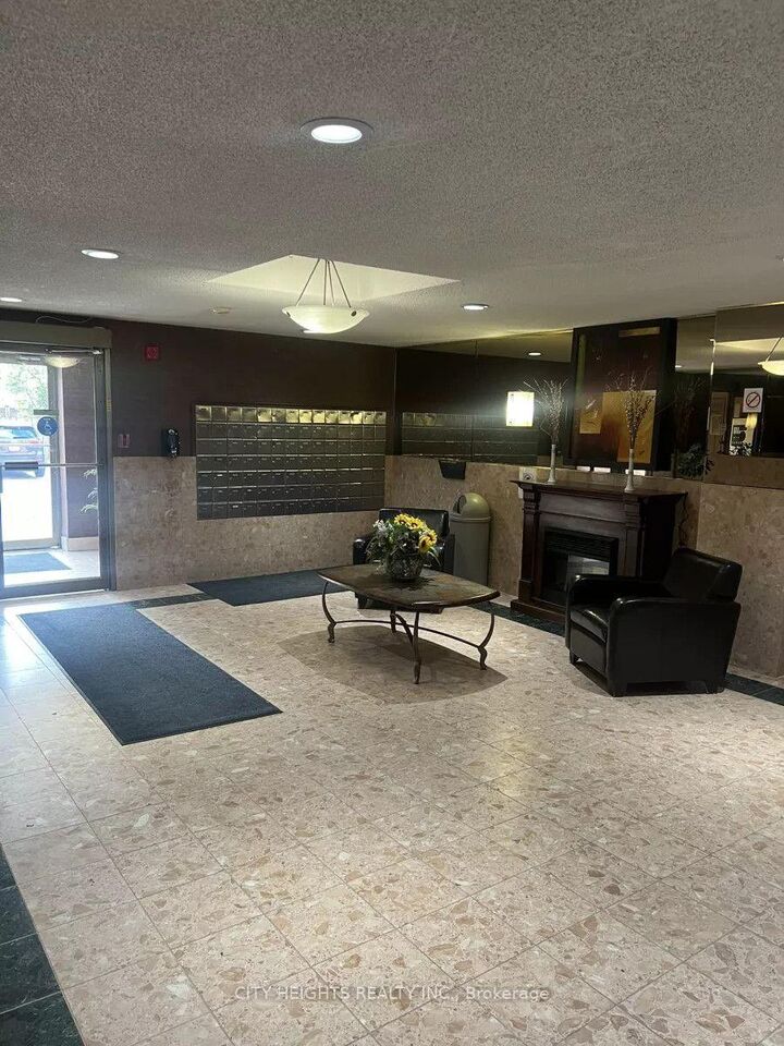 Property Photo:  95 Byron Baseline Road 808  ON N6K 2E1 