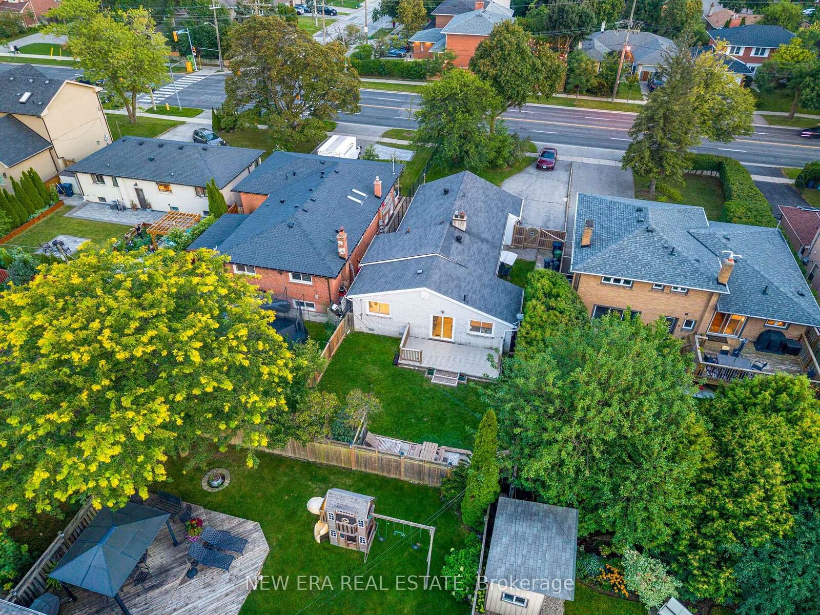 Property Photo: 4246 Bloor Street W ON M9C 1Z7