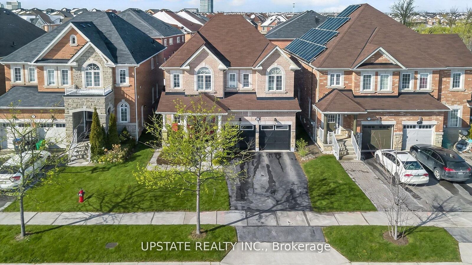 Property Photo: 5 Dillon Drive ON L6X 3B6