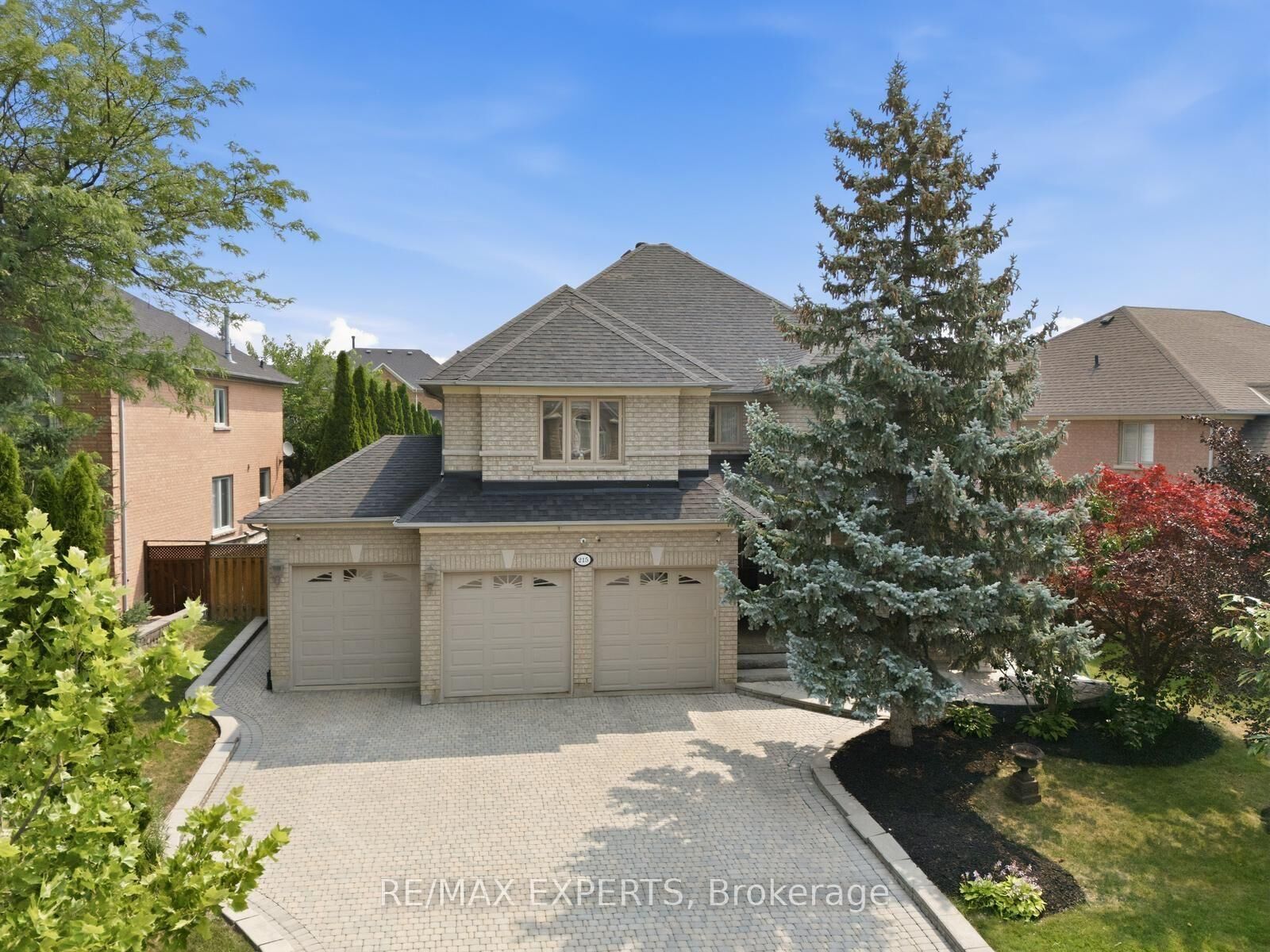 Property Photo: 215 Velmar Drive ON L4L 8K3