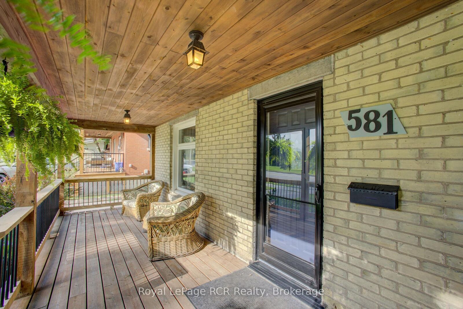 Property Photo:  581 St Andrew Street W  ON N1M 1P4 
