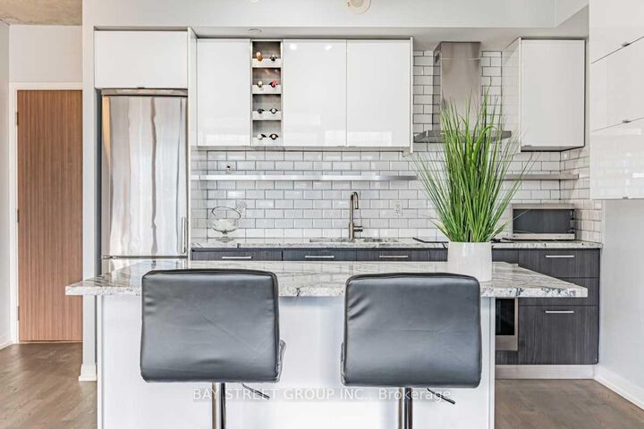 Property Photo:  560 King Street W 622  ON M5V 0L6 