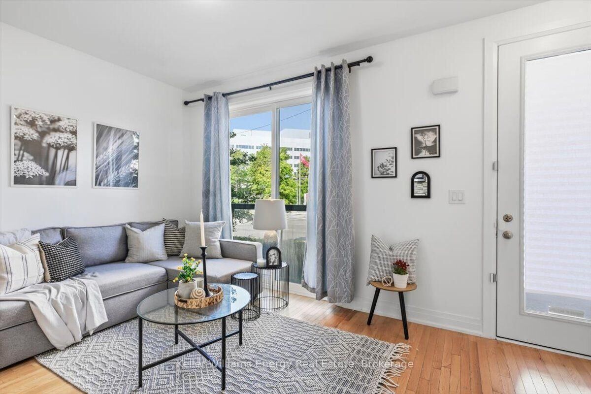 Property Photo: 721 Lawrence Avenue W 65 ON M6A 0C6
