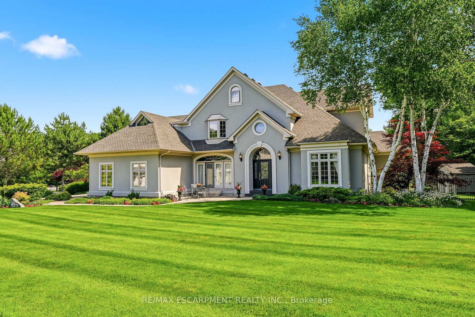 Property Photo: 28 Millcreek Court ON L9G 4Z3