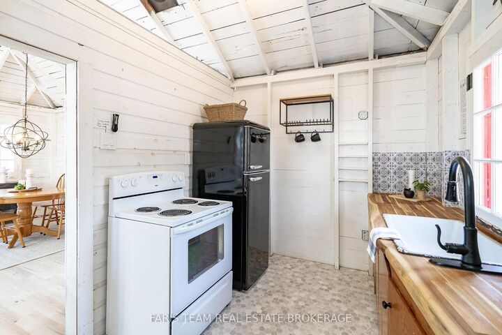 Property Photo: 365 Robins Point Road ON L0K 2A0