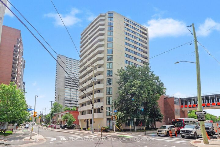 Property Photo: 200 Bay Street S 102 ON K1R 7W8
