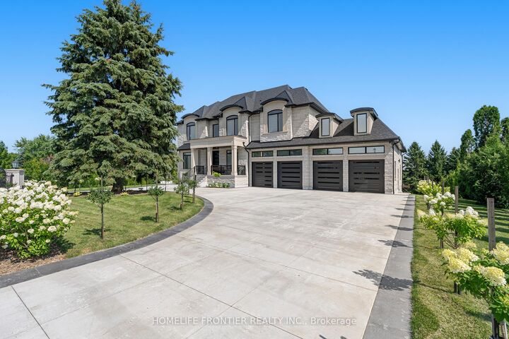 Property Photo: 731 Woodland Acres Crescent ON L6A 1G2