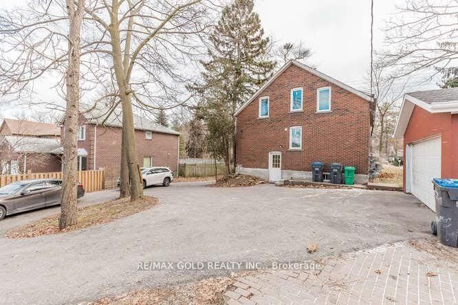 Property Photo: 961 Lakeshore Road W ON L5H 1H8