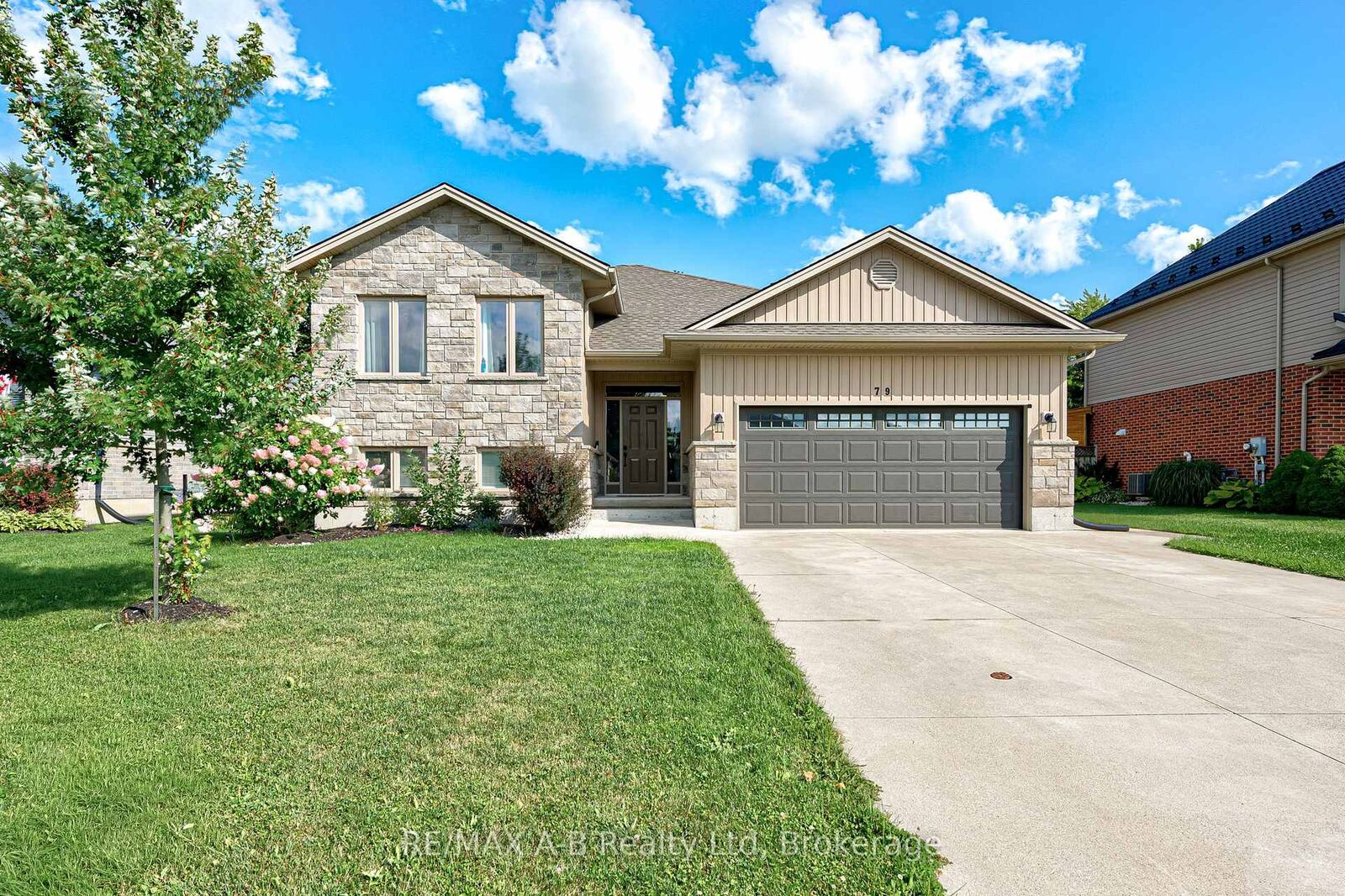 Property Photo: 79 Sylvia Street ON N0K 1N0