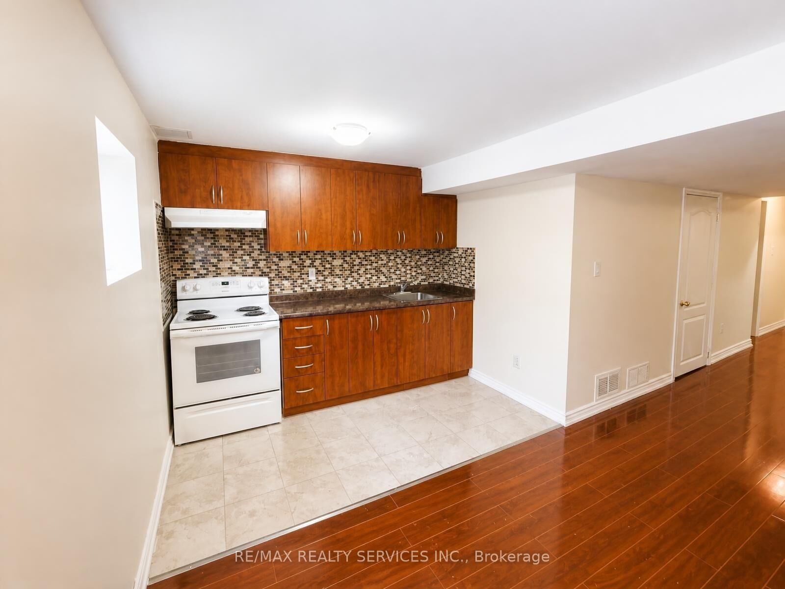 Property Photo:  347 Edenbrook Hill Drive Basement  ON L7A 2N4 