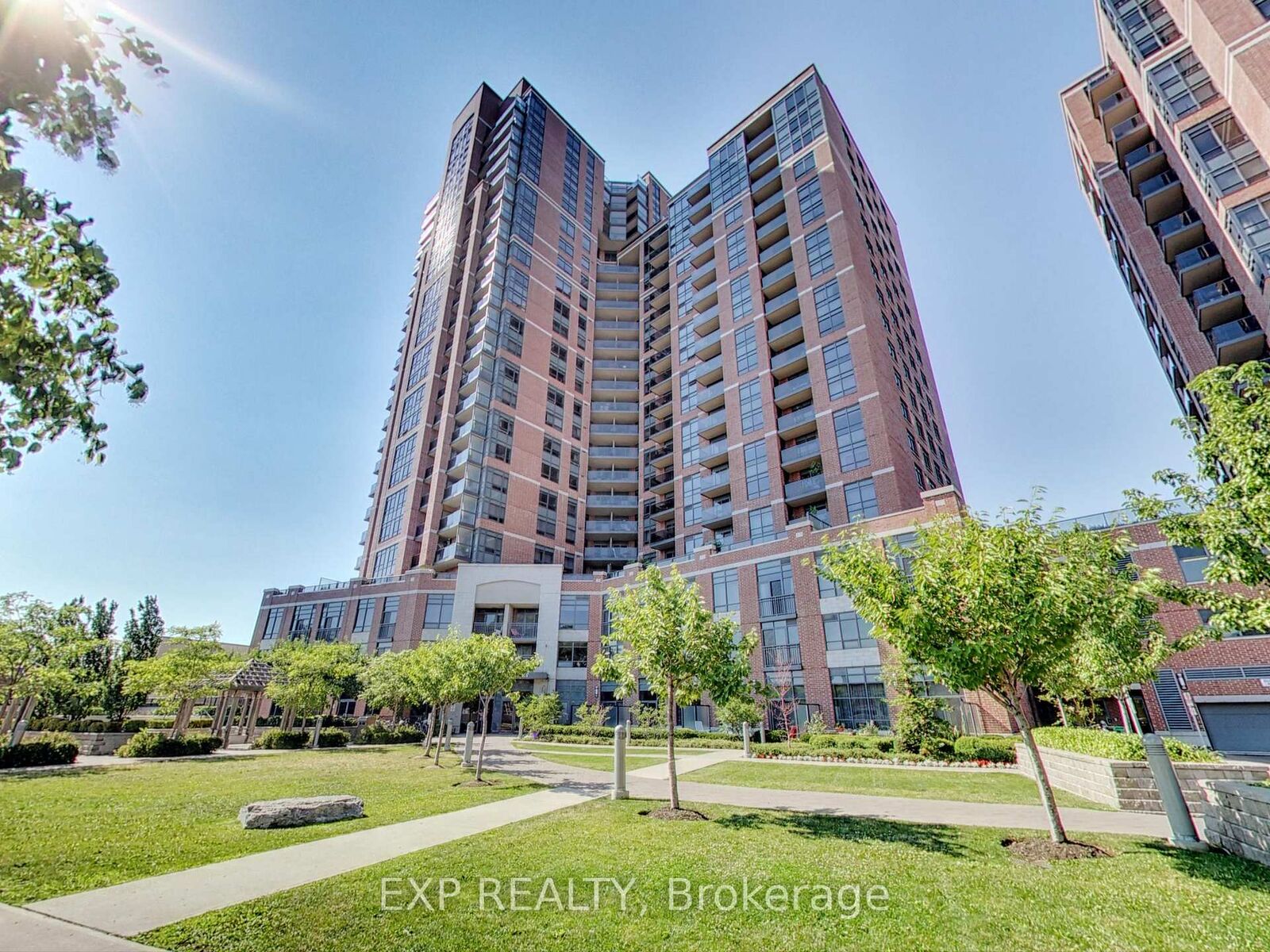 Property Photo:  61 Heintzman Street 604  ON M6P 5A2 