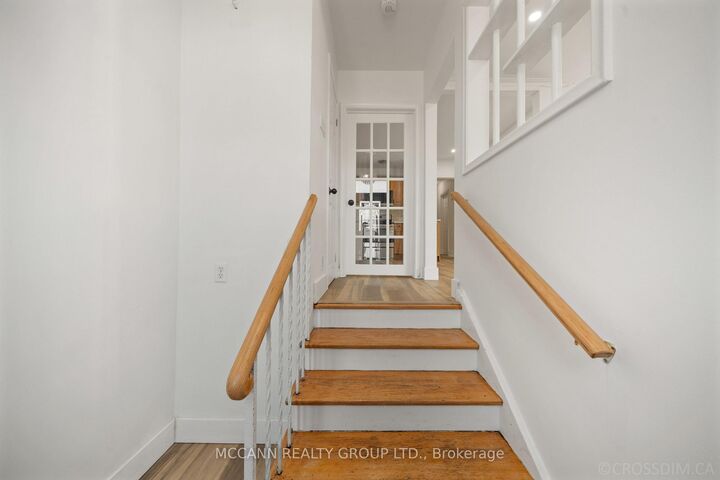 Property Photo: 17 Barlow Road E ON M1G 2B5