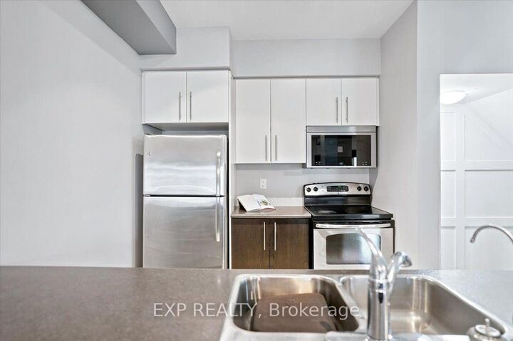 Property Photo: 515 Winston Road 15 ON L3M 0C8
