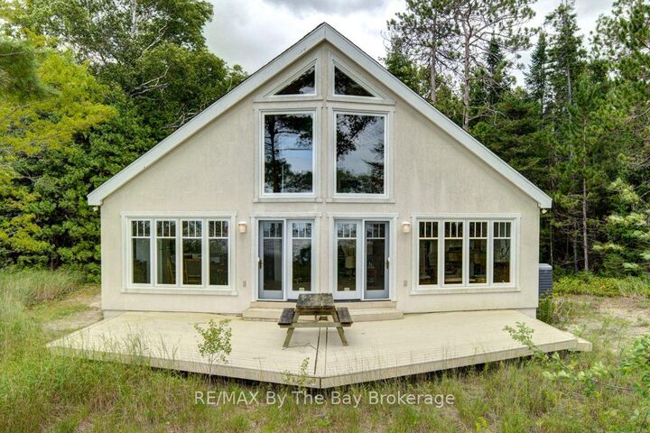 Photo de la propriété: 1170 Shore Lane ON L9Z 1Z8