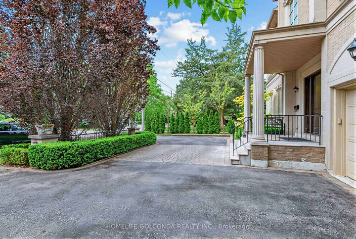 Property Photo: 164 Owen Boulevard ON M2P 1G7