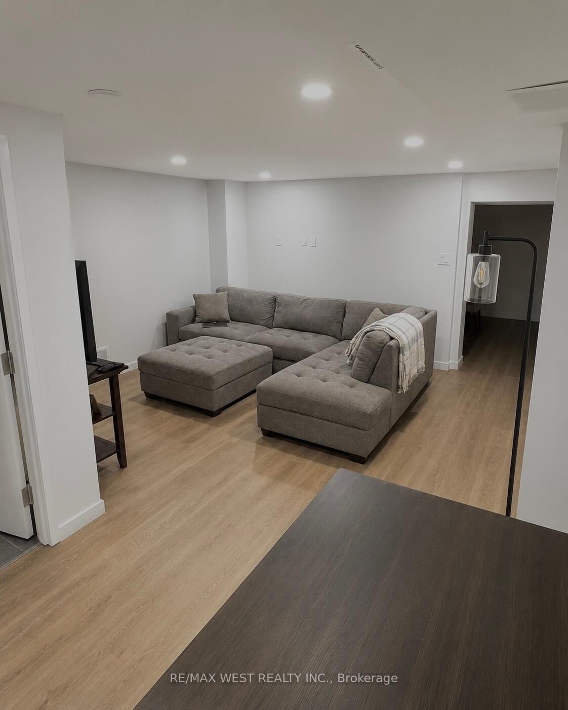 Property Photo:  41 Westroyal Road Lower  ON M9P 2C4 