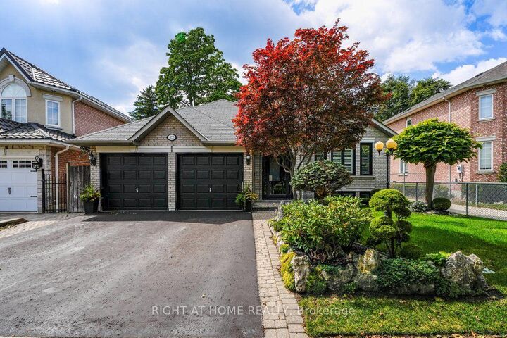 Property Photo:  22 Romac Drive  ON M1C 5H1 