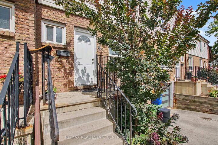 Property Photo:  17 Quail Drive 42  ON L8W 1N1 
