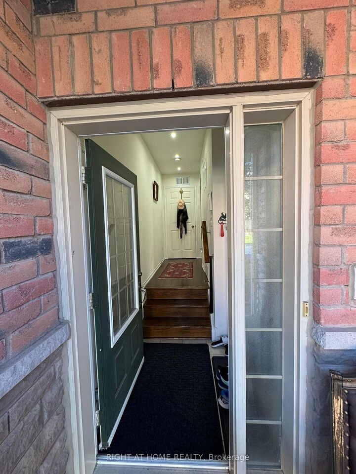 Property Photo:  23 Linnell Street  ON L1Z 0K9 