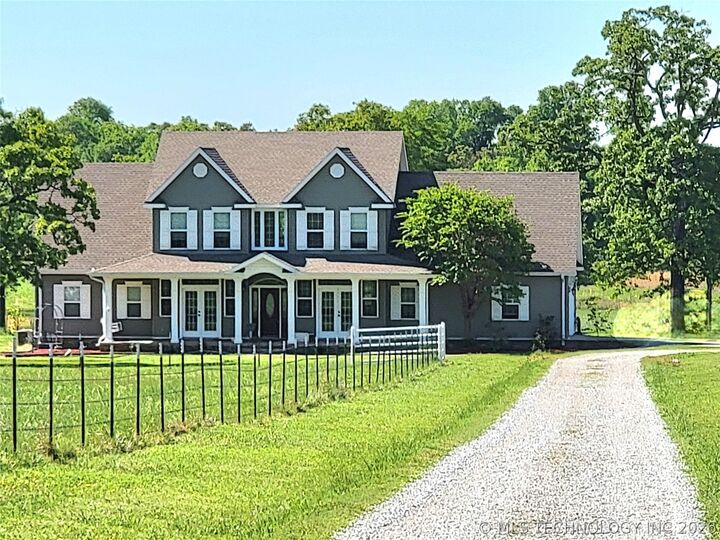 Property Photo: 450778 E 1000 Road OK 74435