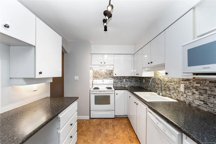 Property Photo:  935 Johnson St #209  BC V8V 3N5 
