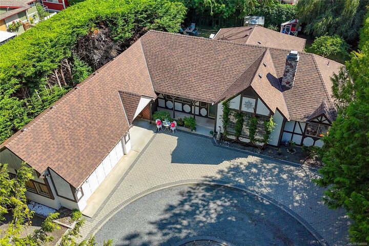 Property Photo: 2526 Island Hwy W BC V9K 1B5