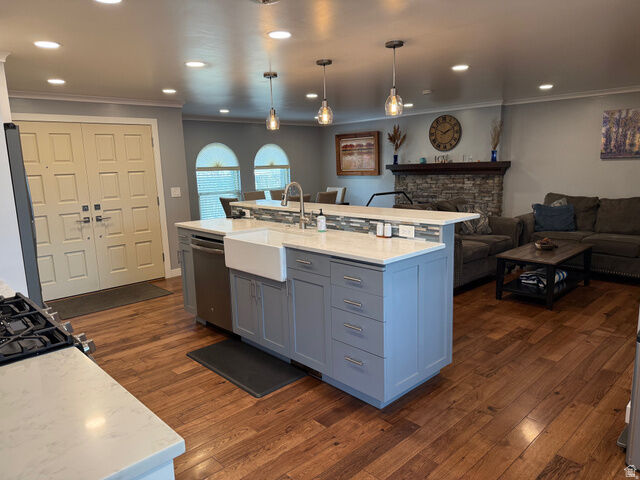 Property Photo: 362 E 9150 S UT 84070