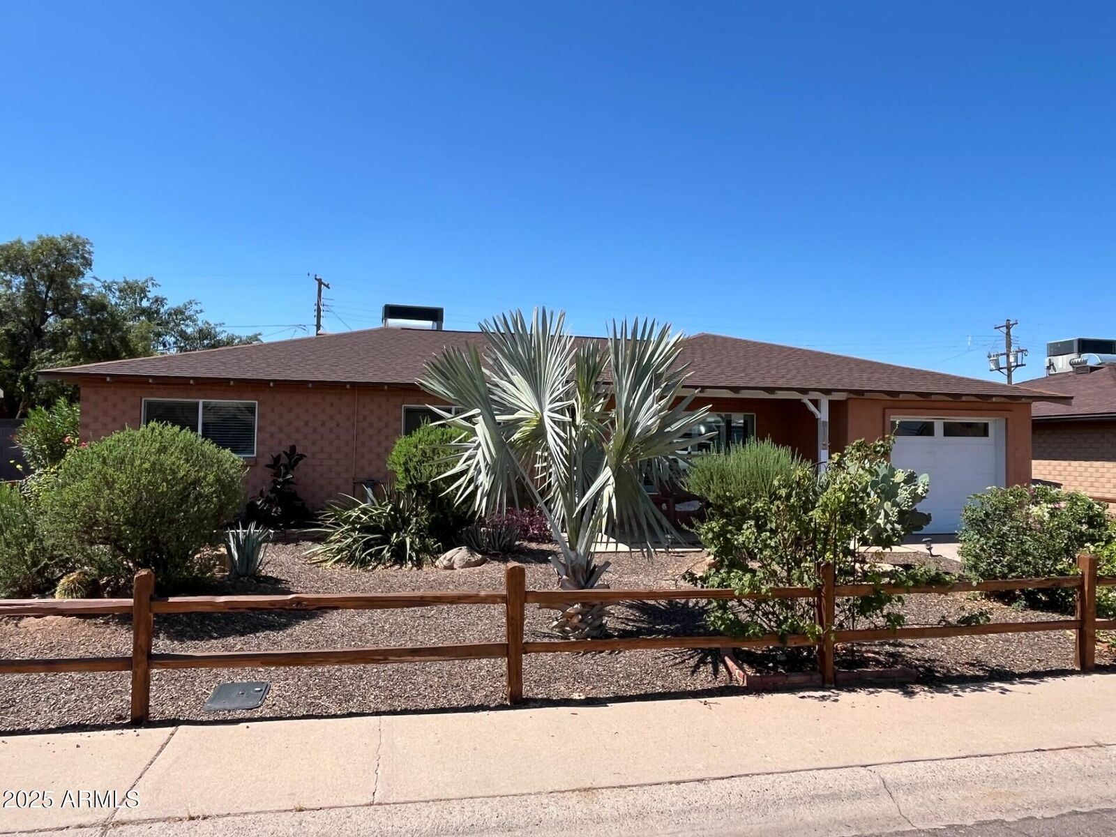 Property Photo: 8123 E Mitchell Drive AZ 85251