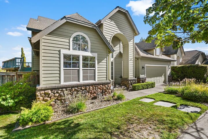 Property Photo:  1972 Fountainview Circle  CA 95403 