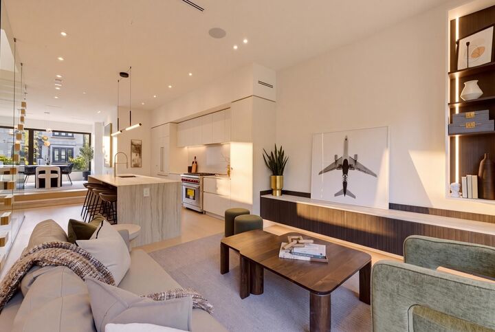 Property Photo: 75 E 23rd Avenue 1 BC V5V 1W8