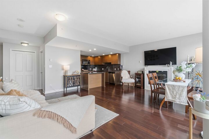 Property Photo:  6333 Katsura Street 1805  BC V6Y 4L9 