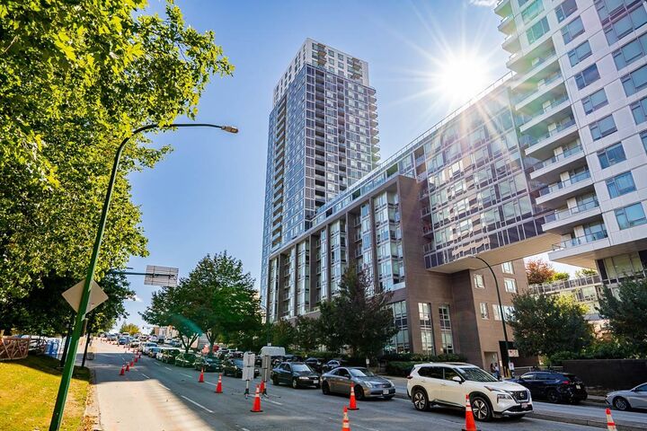 Property Photo:  5665 Boundary Road 2902  BC V5R 0E4 