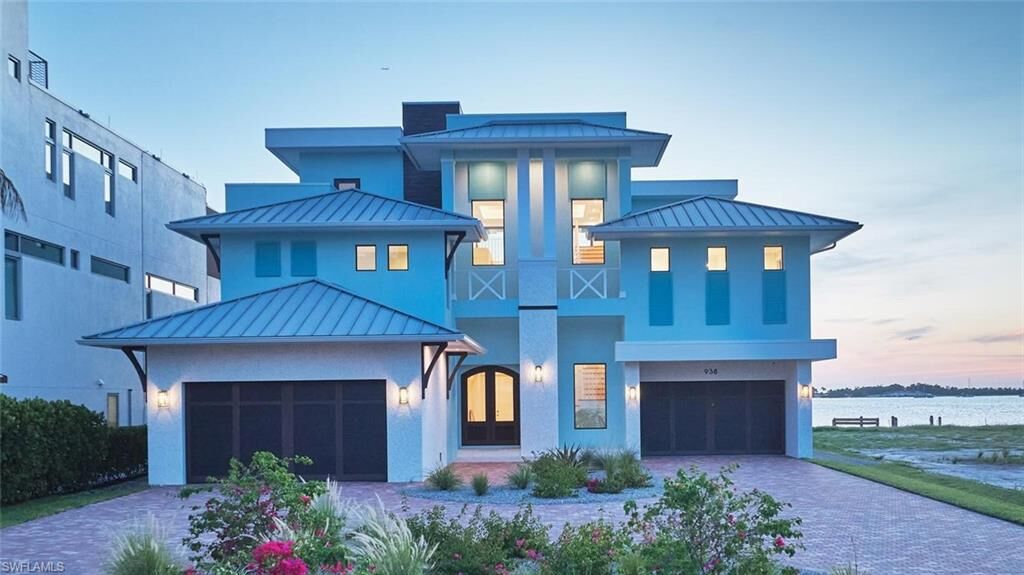 Property Photo:  938 San Carlos Dr  FL 33931 
