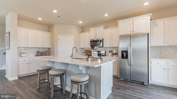 Property Photo:  20 Norwich Lane  NJ 08057 