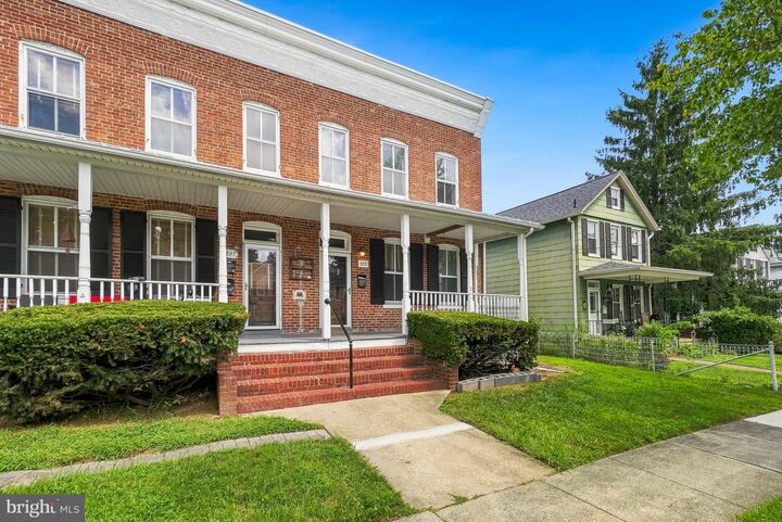 Property Photo: 335 Prince George Street MD 20707